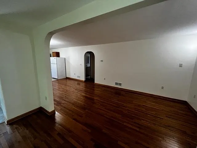 14734 Chamberlain Rd — Photo 5