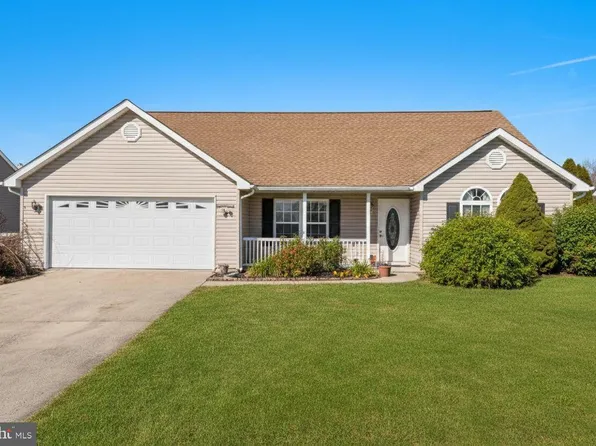 92 Wyer St, Weyers Cave, VA 24486