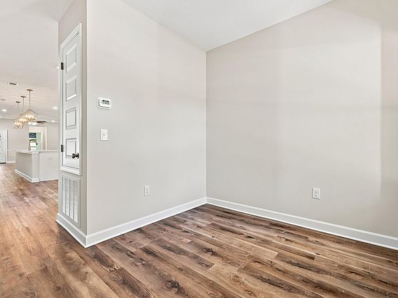 5th image of 102 Horizon Way