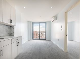 30-43 31st St #3D, Astoria, NY 11102