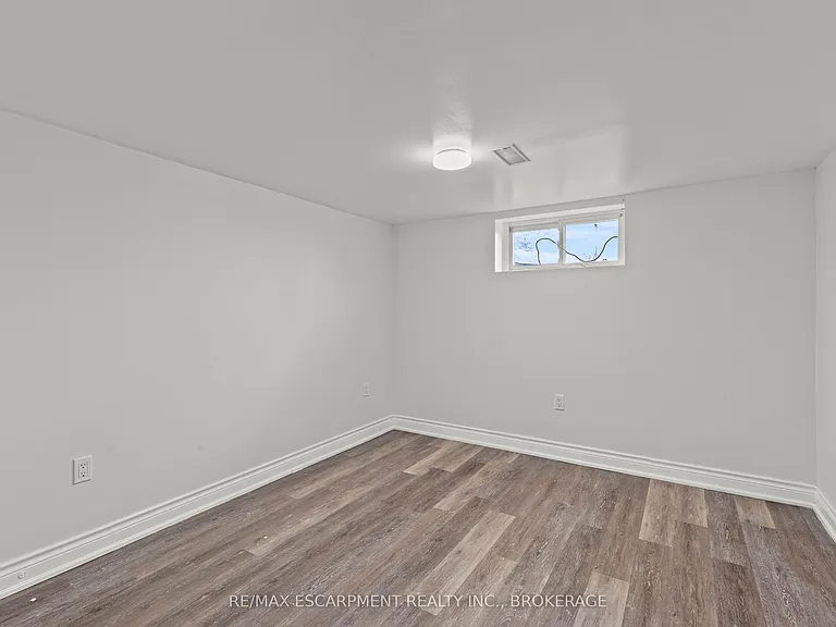 14 Westmount Ave #LOWER — Photo 13