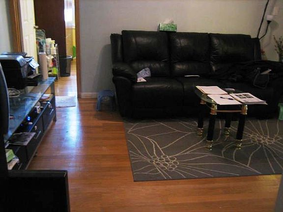 3rd image of 4035 Ithaca St #3B