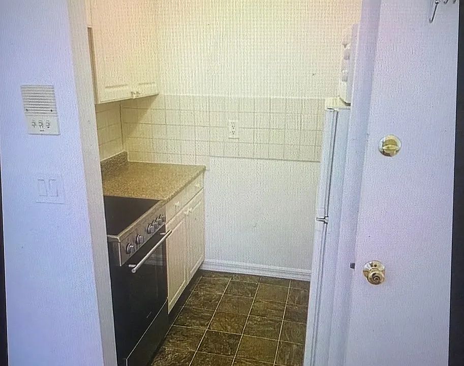 2nd image of 953 2nd Ave APT 4R