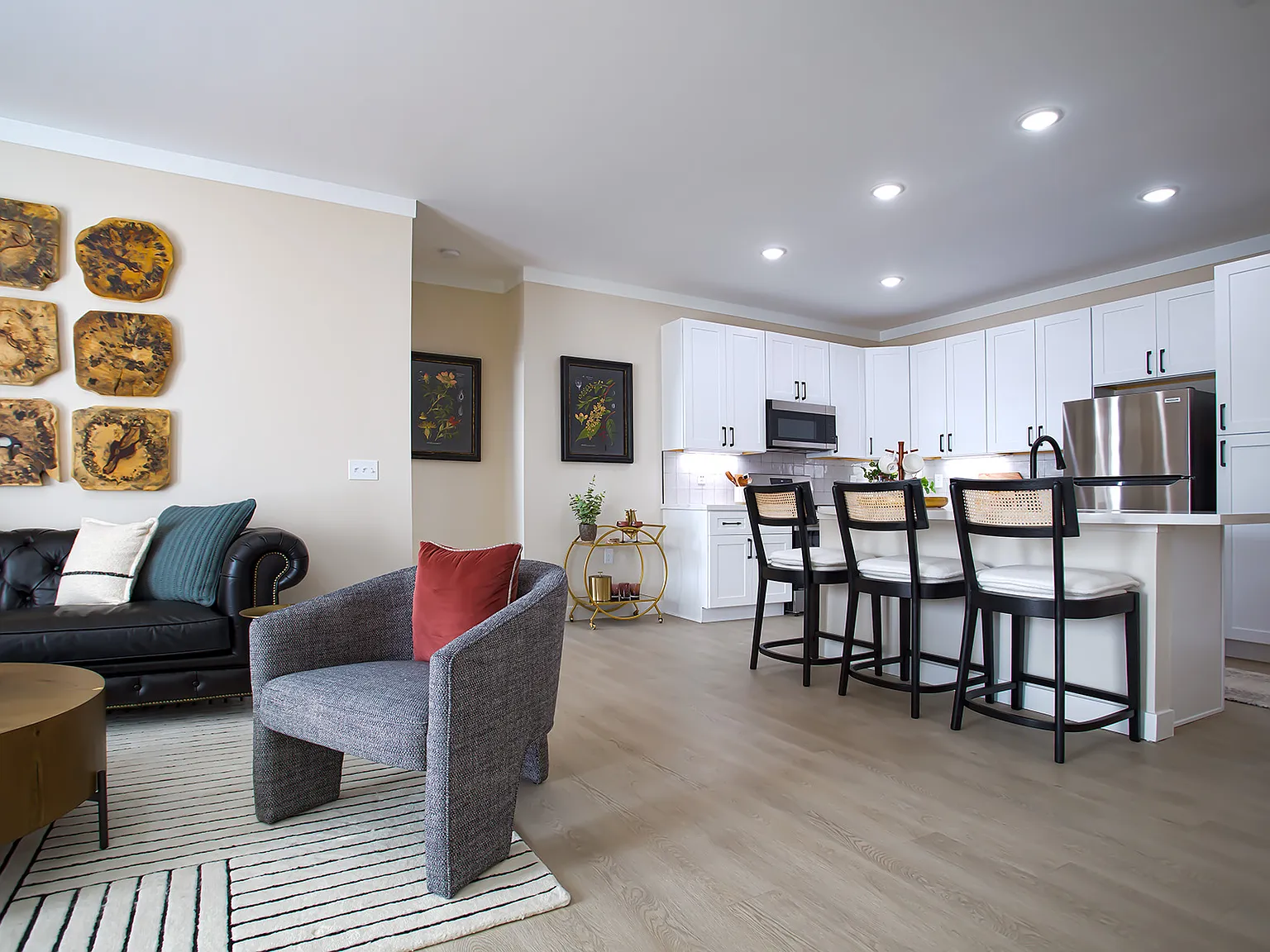 Relay 129 Apartments & Townhomes — Photo 3