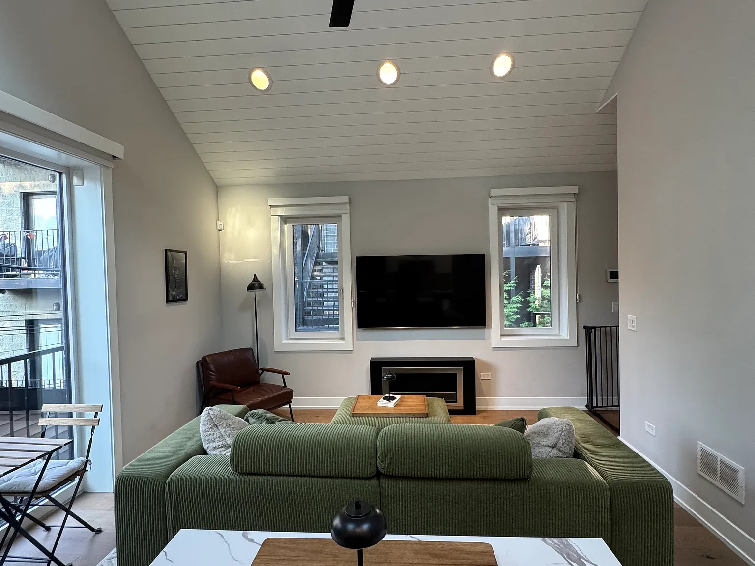 1 bed, 660 sqft, $2,400 — Photo 4