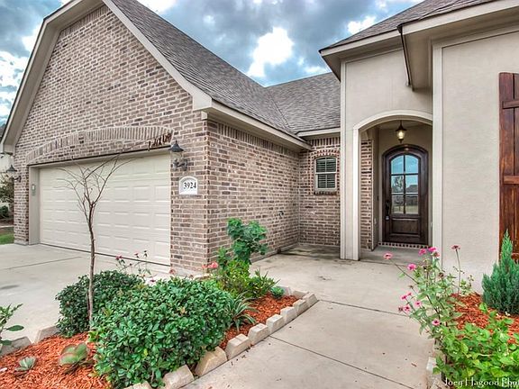 2nd image of 3924 Le Brooke Ln