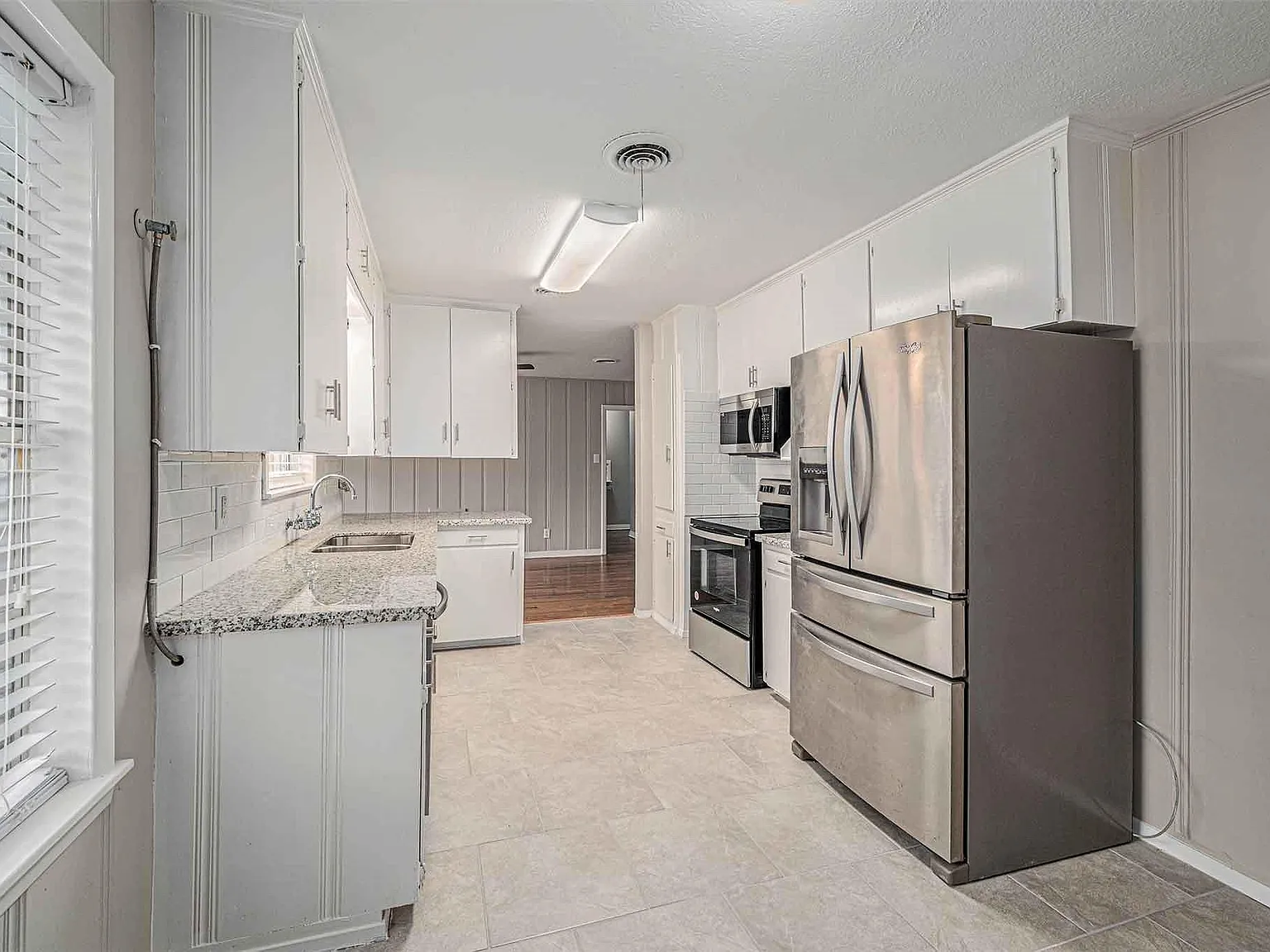 3 bed, 1348 sqft, $1,850 — Photo 3