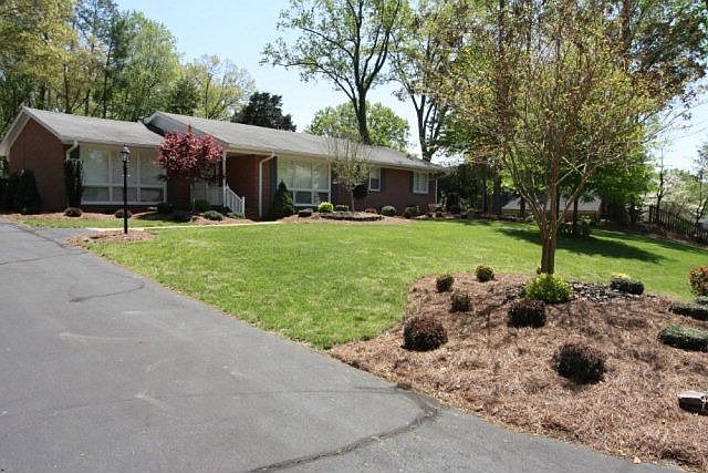 1st image of 1011 Valient Ln