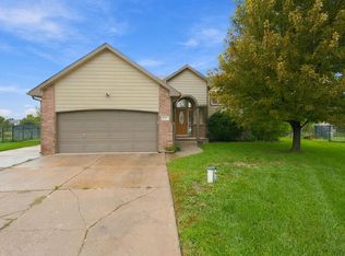 1811 N Black Locust Ct, Andover, KS 67002