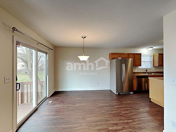 5th image of 592 Caffrey Ct E