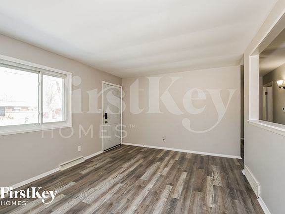 3rd image of 2485 Jenkee Dr