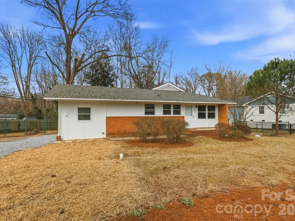 4401 Somerdale Ln, Charlotte, NC 28205