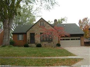 20026 Frazier Dr, Rocky River, OH
