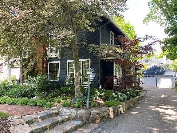 5th image of 2025 Hill St