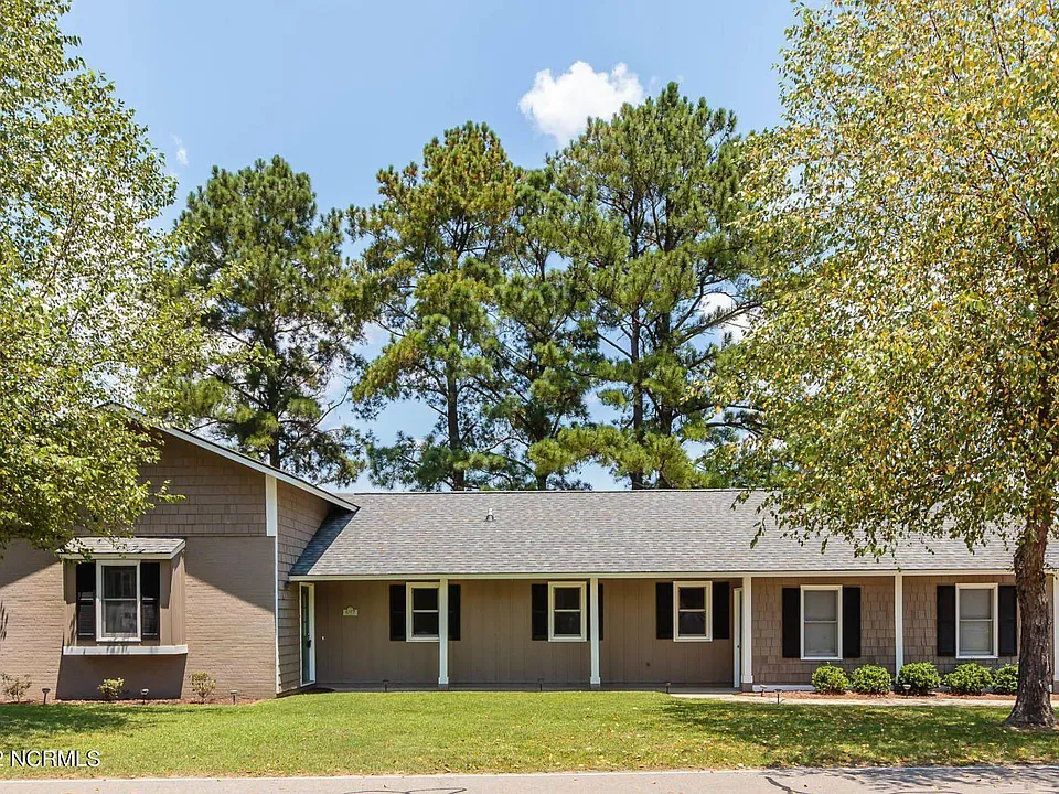 647 Castleberry Ct