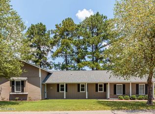 647 Castleberry Ct, Vass, NC 28394