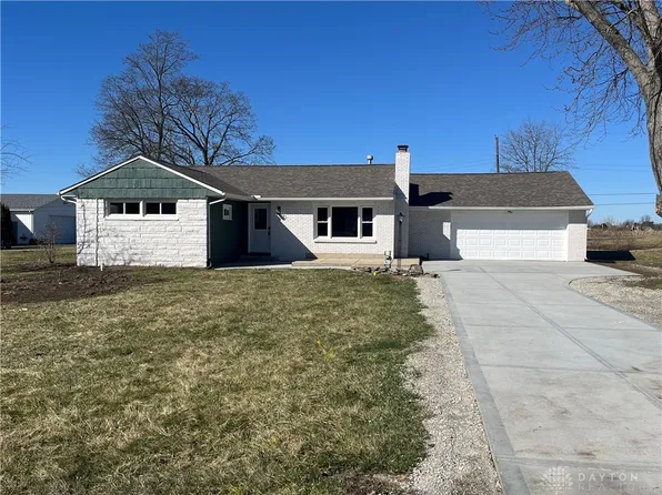 313 Ravenwood Dr, Springfield, OH 45504