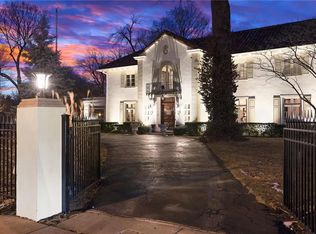 6021 Ward Pkwy, Kansas City, MO 64113