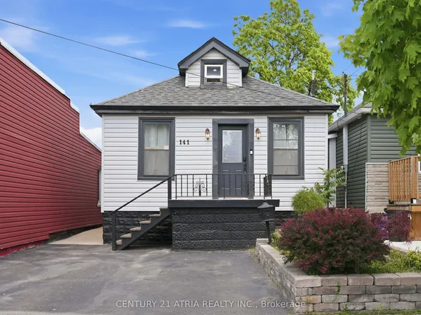 141 McAnulty Blvd, Hamilton, ON L8H 3H6