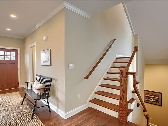 2nd image of 218 Tamarack Dr