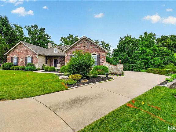 2nd image of 886 Arbor Chase Dr