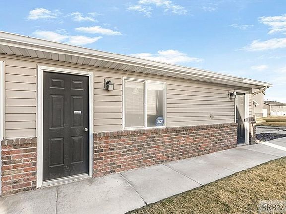 3rd image of 448 Raven Way APT D