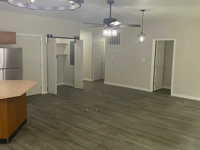 4866 Richmond Dr — Photo 32