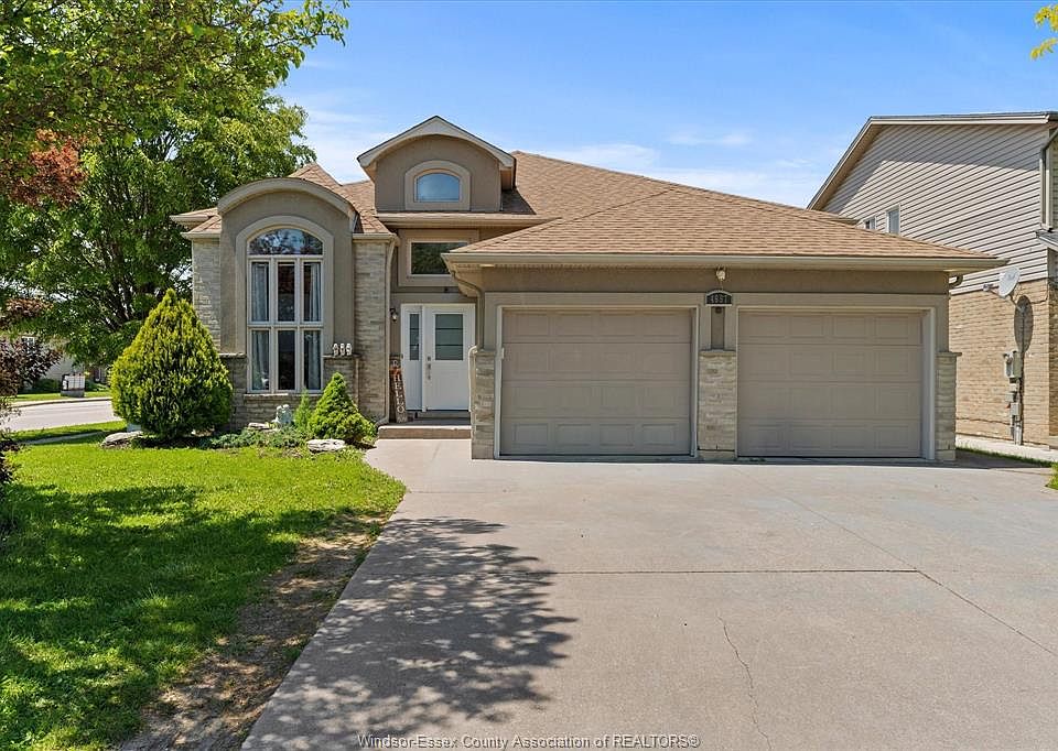 1st image of 4697 Helsinki Cres
