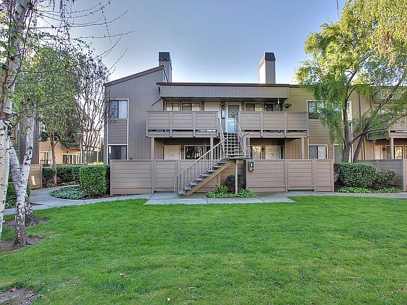 2nd image of 4855 Pine Forest Pl