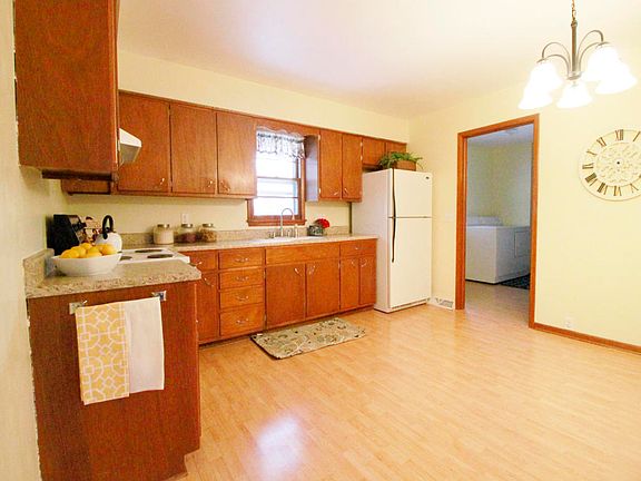 5th image of 304 Mathews Dr