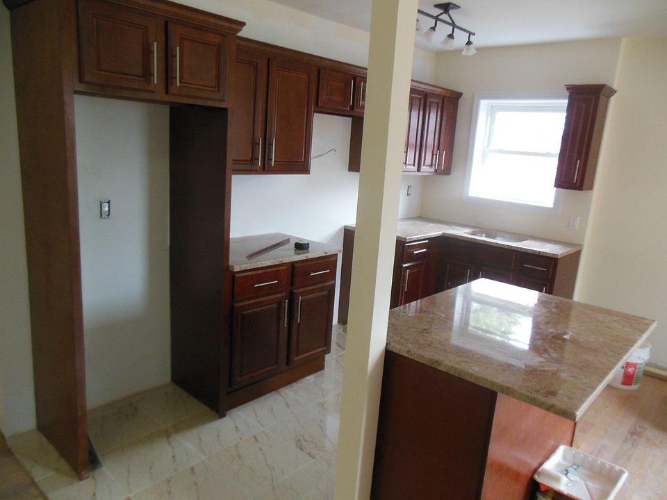 2nd image of 11630 223rd St