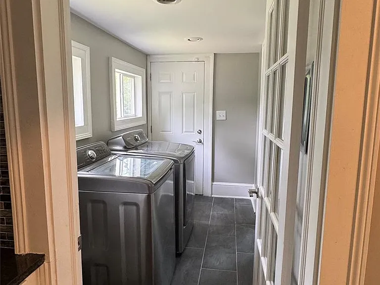 3001 Wesley Ave — Photo 11