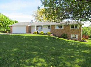 633 Timber Creek Rd, Dixon, IL 61021