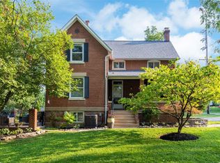 925 S Berry Rd, Saint Louis, MO 63122