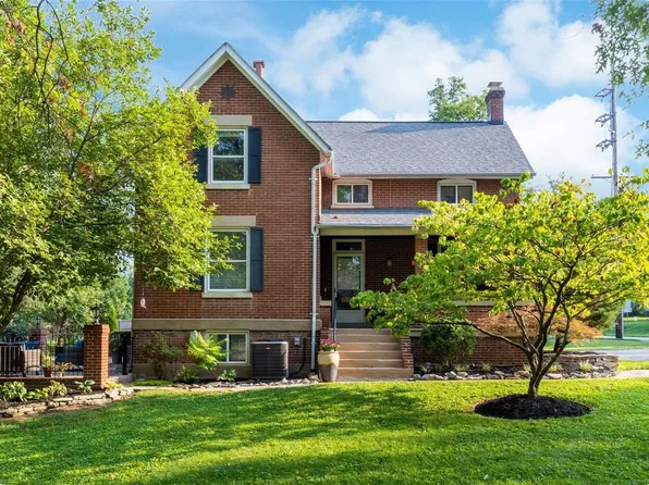 925 S Berry Rd, Saint Louis, MO 63122