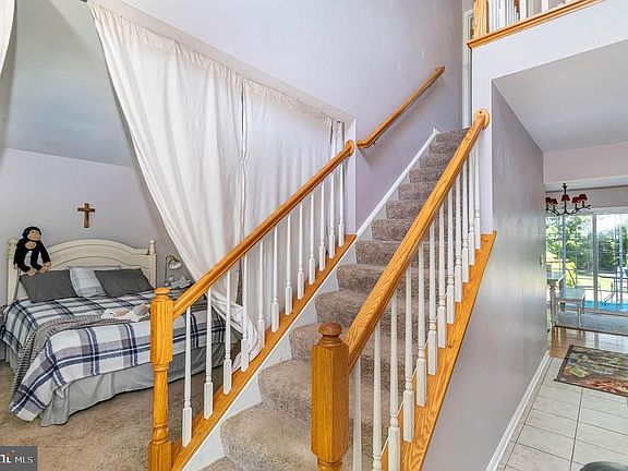 4th image of 15 Sussex Dr