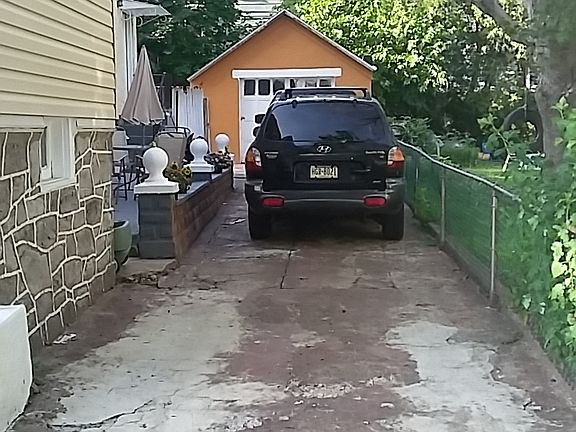 3rd image of 617 Glenwood Ave