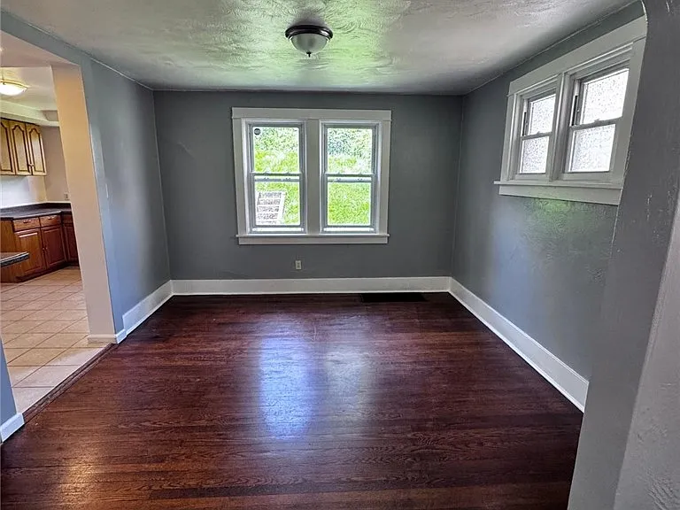2308 Starkamp St — Photo 4