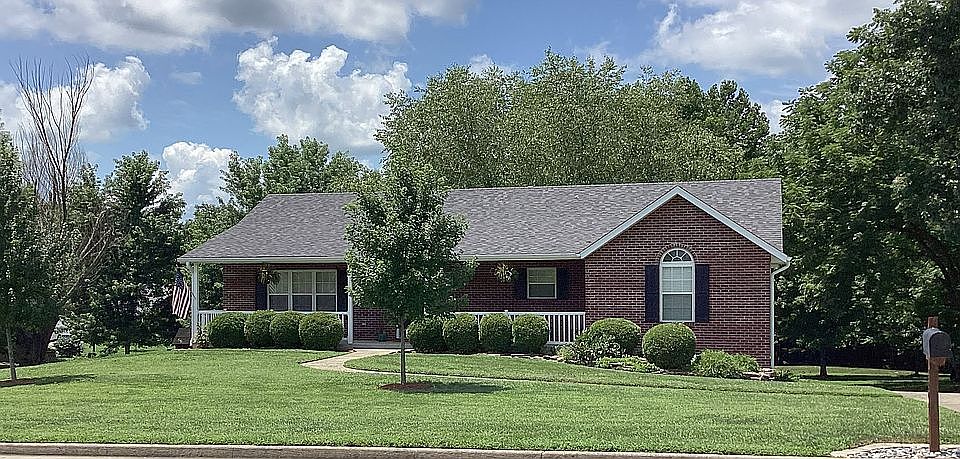 1st image of 8004 Hunters Ln