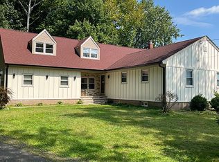 17 Van Ness Pl, West Caldwell, NJ 07006