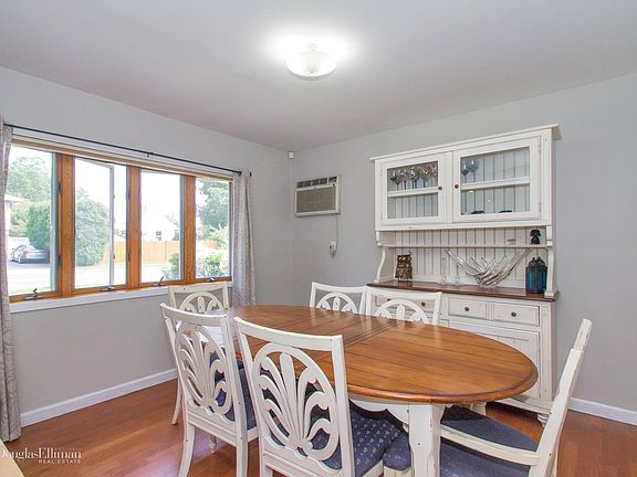 4th image of 627 Franklin Ave