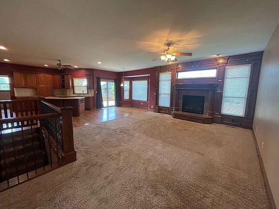 3rd image of 1406 S Arbor Meadows Pl