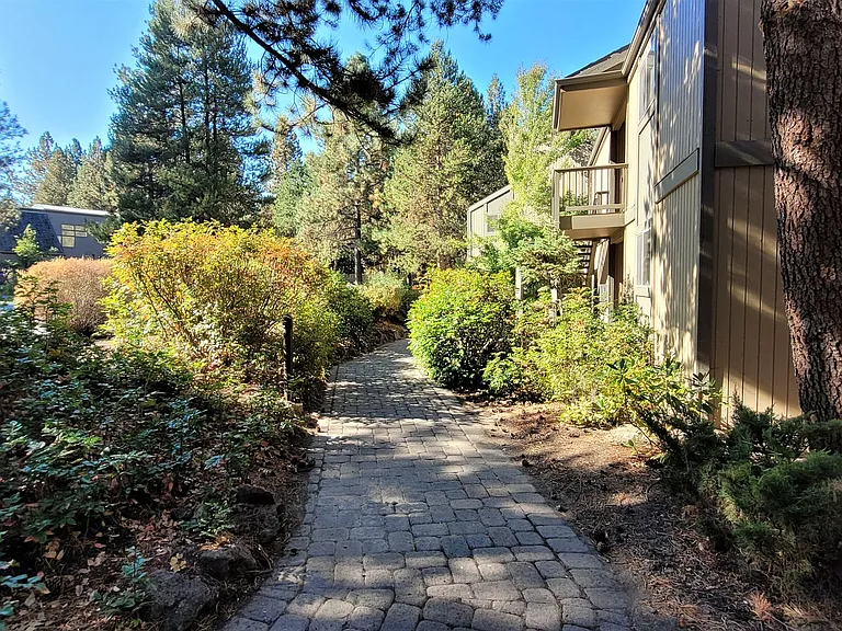 19717 SW Mount Bachelor Dr — Photo 4
