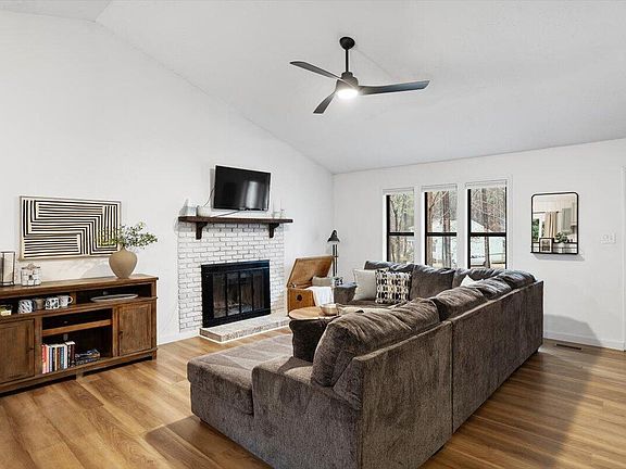 2nd image of 5602 Loyal Ave