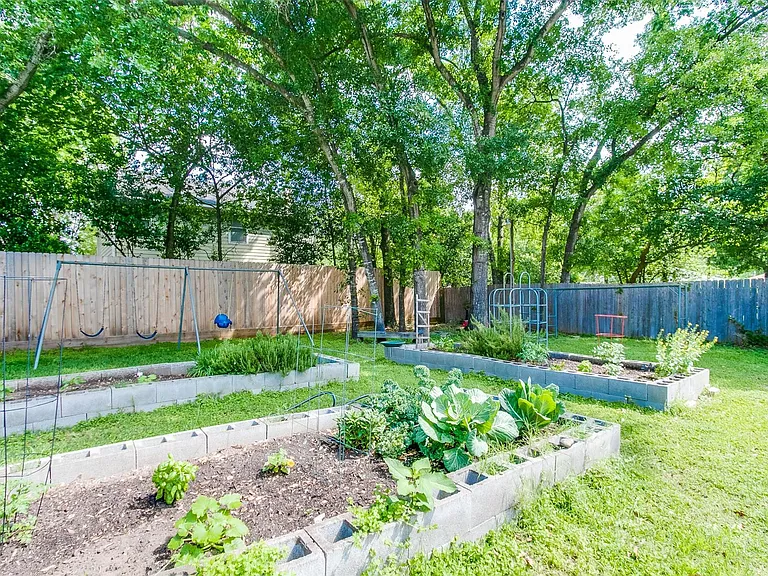 1407 Springrock Ln — Photo 21