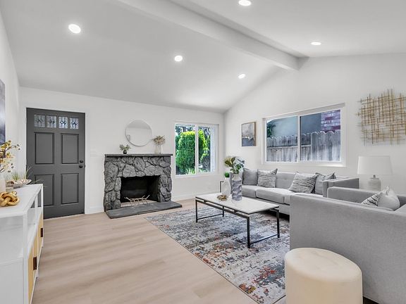 3rd image of 4245 Houndsbrook Way