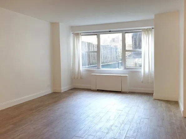 155 East 34th Street image 1 of 11
