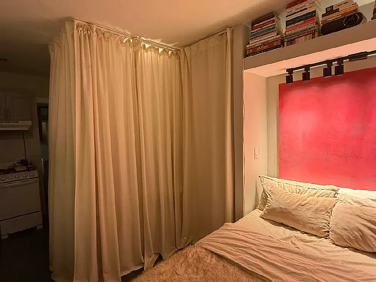 324 E 8th St #2C — Photo 11
