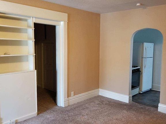 5th image of 630 S Washington Ave APT 1