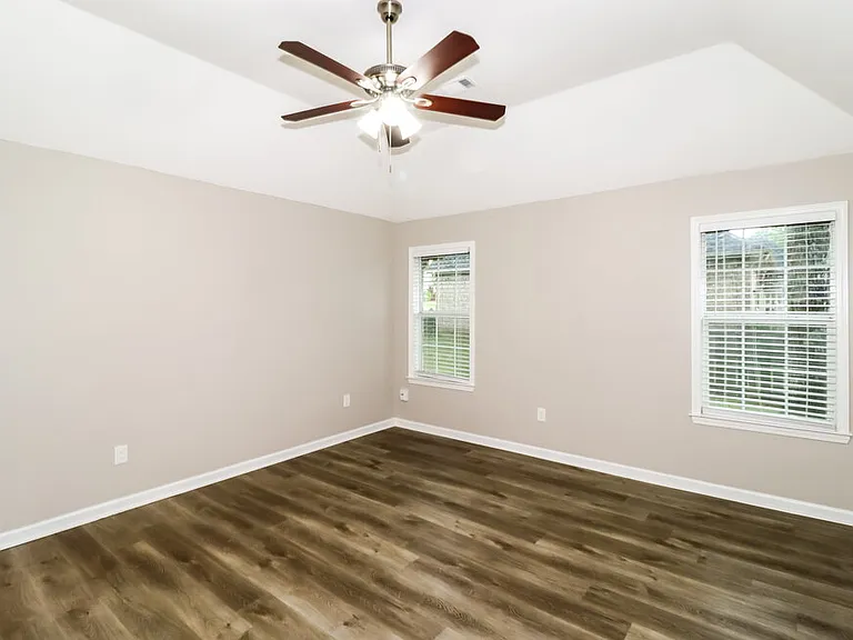 35 Lakewood Cv — Photo 12